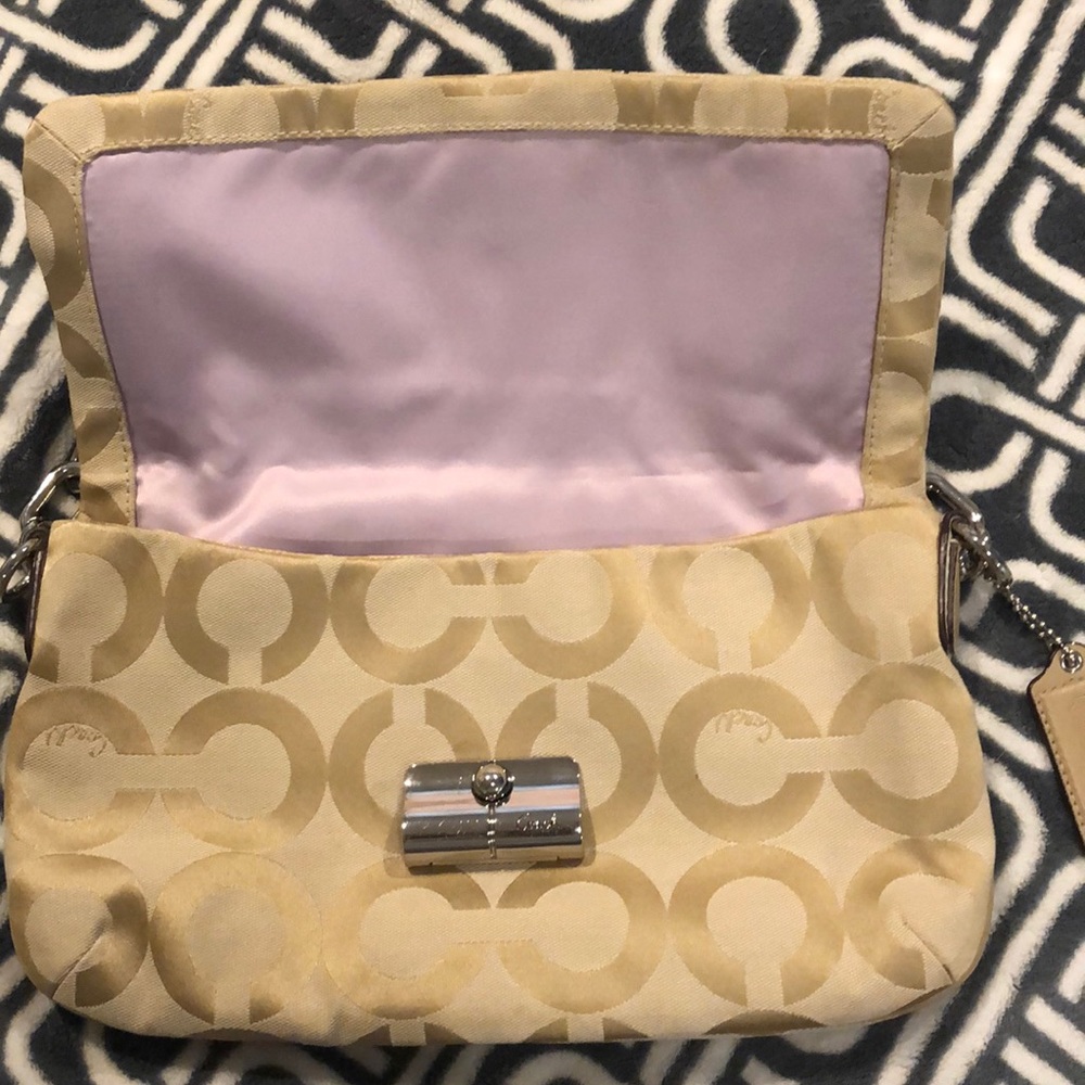 Coach Signature Collection - image 2